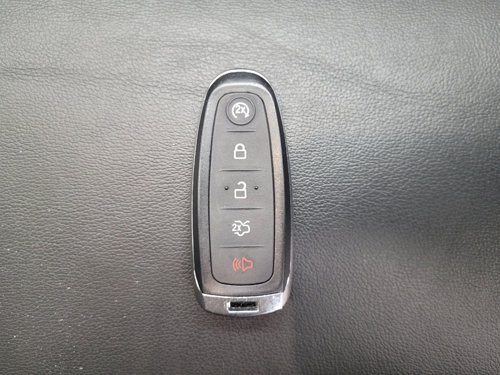 Used 2017 Ford Escape Titanium FWD image 32