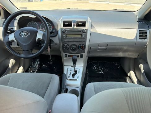 Used 2011 Toyota Corolla LE FWD image 11
