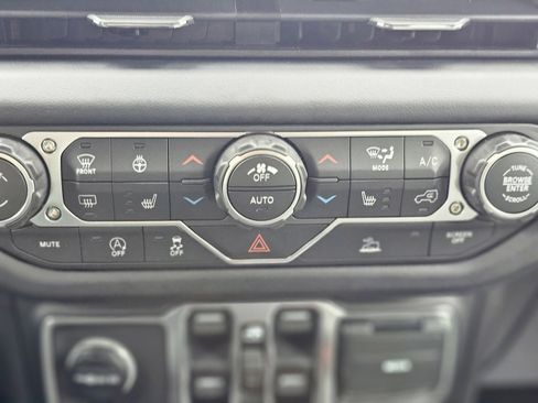 New 2026 Jeep Gladiator Mojave image 19