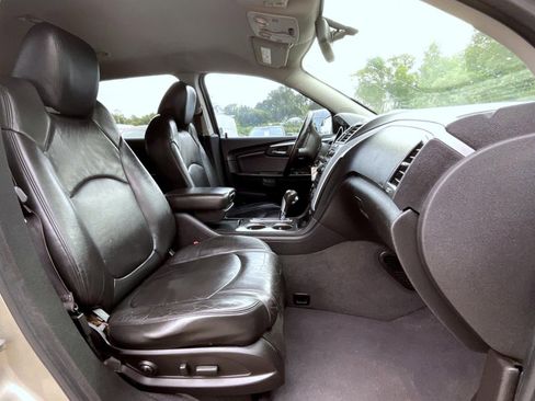 Used 2011 Chevrolet Traverse LT w/ Personal Connectivity Package image 14