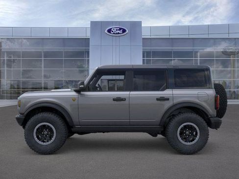 New 2025 Ford Bronco Badlands image 3