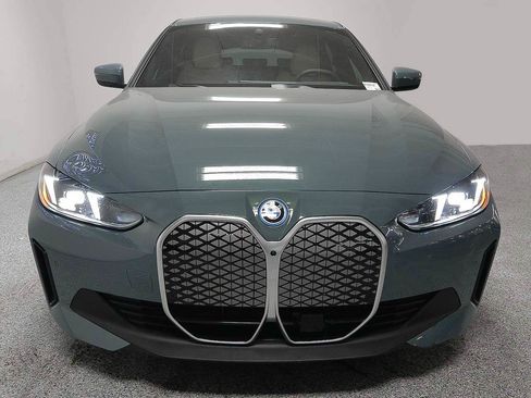 Used 2025 BMW i4 eDrive40 RWD image 2