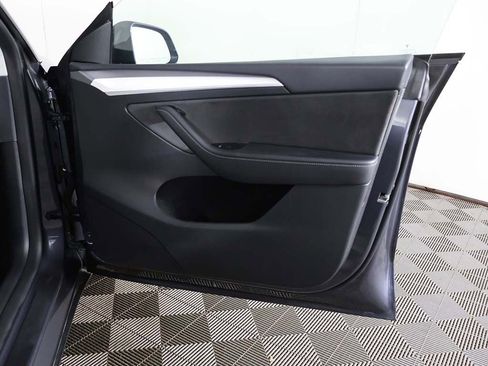 Used 2023 Tesla Model Y 2WD image 26