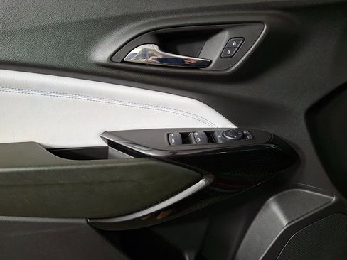 Used 2024 Chevrolet Trax LT w/ Driver Confidence Package image 25