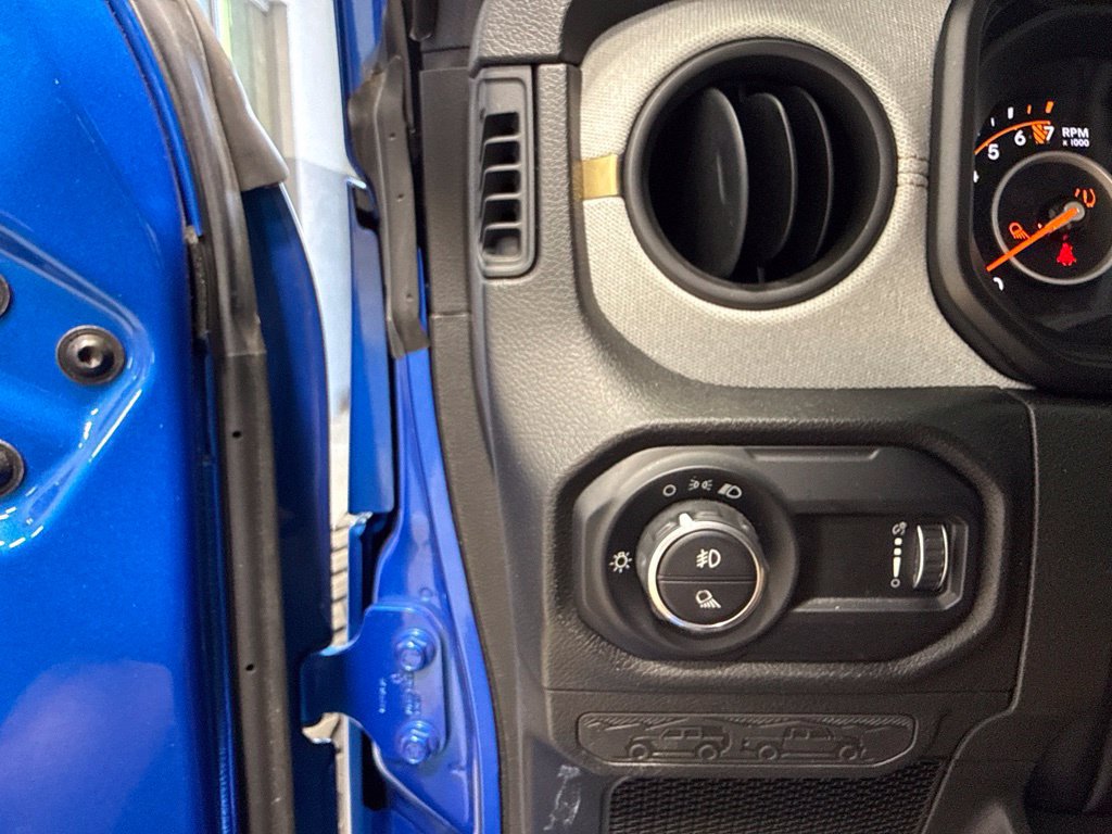 Used 2024 Jeep Gladiator Sport AWD/4WD image 26