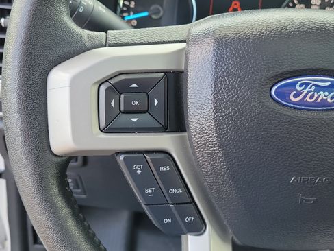 Used 2018 Ford F150 Lariat w/ Equipment Group 502A Luxury AWD/4WD image 22