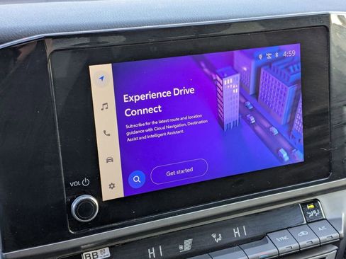 Used 2025 Toyota Camry SE image 23