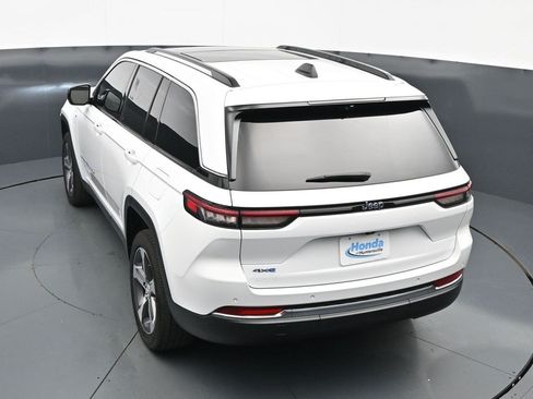 Used 2023 Jeep Grand Cherokee 4WD 4xe w/ Luxury Tech Group II image 15