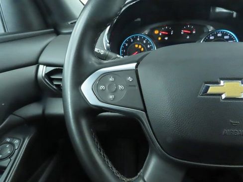 Used 2023 Chevrolet Traverse LT image 11