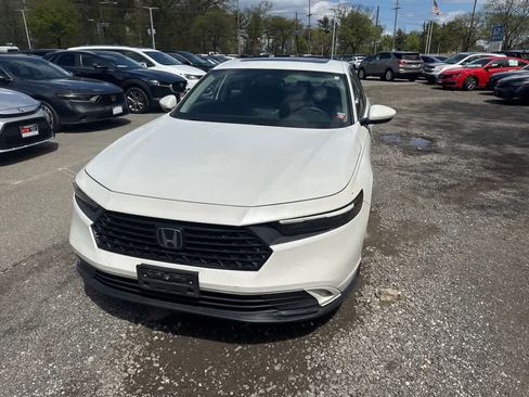 Used 2023 Honda Accord EX image 9