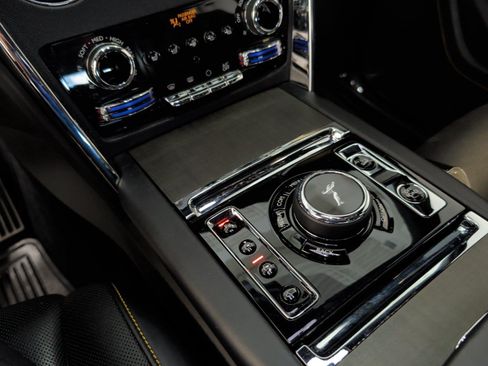 Used 2021 Rolls-Royce Cullinan AWD/4WD image 27