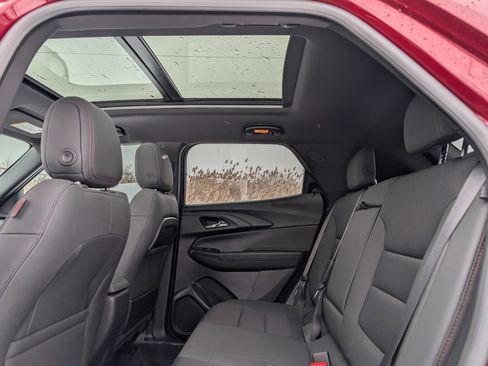 Used 2023 Chevrolet TrailBlazer RS w/ Sun and Liftgate Package image 9