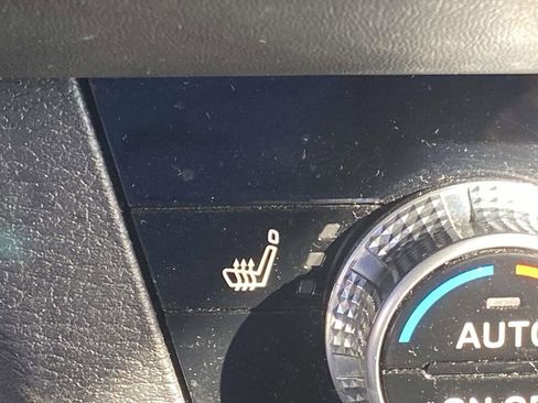 Used 2024 Mitsubishi Outlander SE image 24