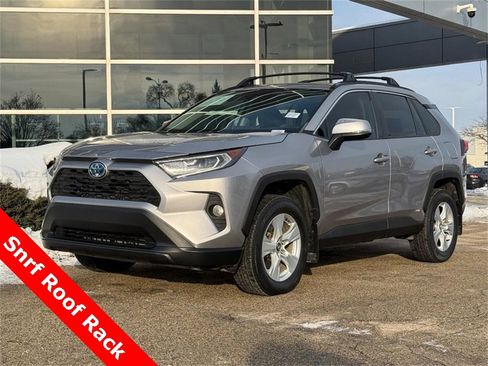 Used 2020 Toyota RAV4 XLE image 7