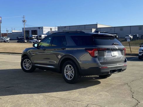 Used 2025 Ford Explorer Active RWD image 6