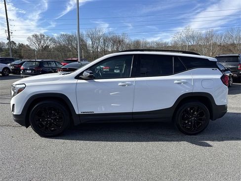 Used 2021 GMC Terrain SLE w/ Elevation Edition image 4