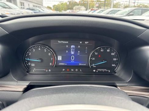 Used 2022 Ford Explorer Limited w/ Equipment Group 301A image 18