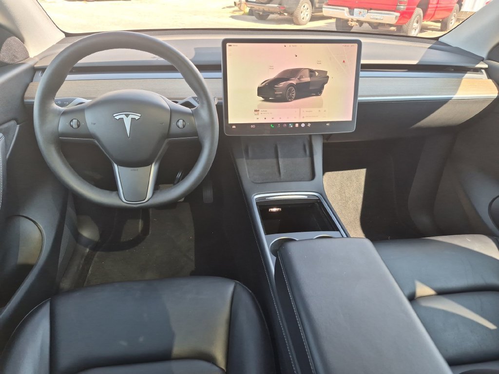 Used 2022 Tesla Model Y Long Range AWD/4WD image 27