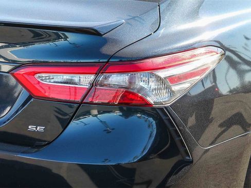 Used 2019 Toyota Camry SE image 11