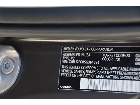 Used 2025 Volvo S60 B5 Plus image 25