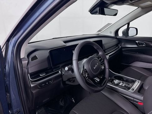 New 2026 Kia Carnival SX image 9