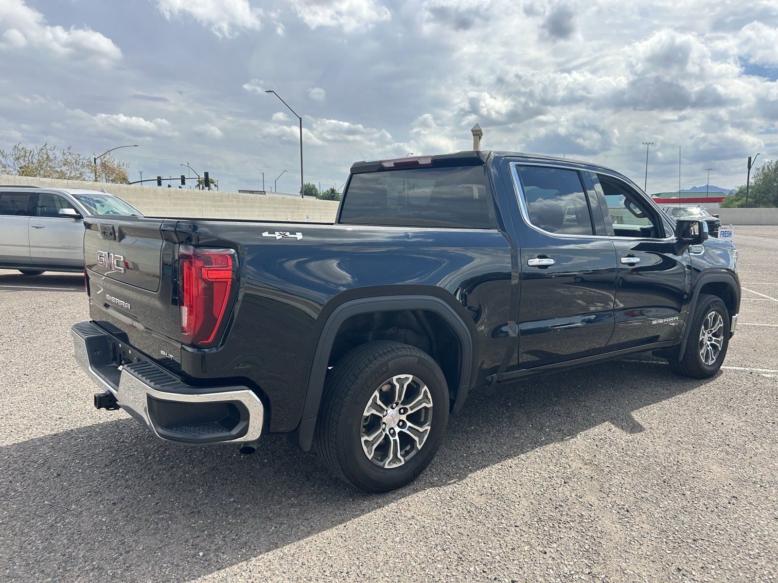 Used 2025 GMC Sierra 1500 SLT AWD/4WD image 5