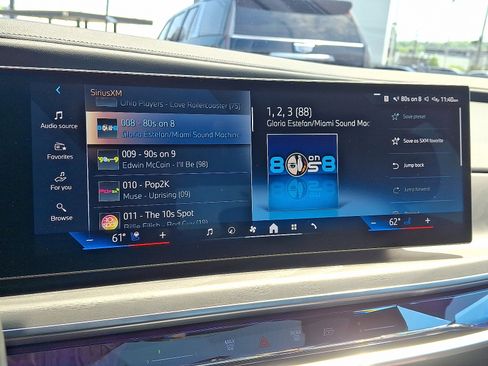 Used 2023 BMW 760i xDrive w/ Executive Package AWD/4WD image 19