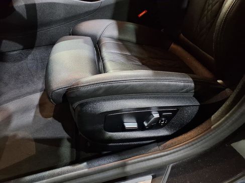 Used 2022 BMW 530i xDrive w/ M Sport Package image 17