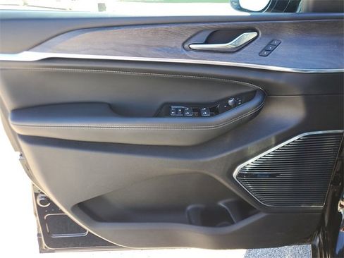 Used 2024 Jeep Grand Cherokee L Overland w/ Trailer Tow Package image 21