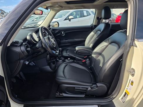 Used 2018 MINI Cooper 2-Door Hardtop w/ Cold Weather Package image 16