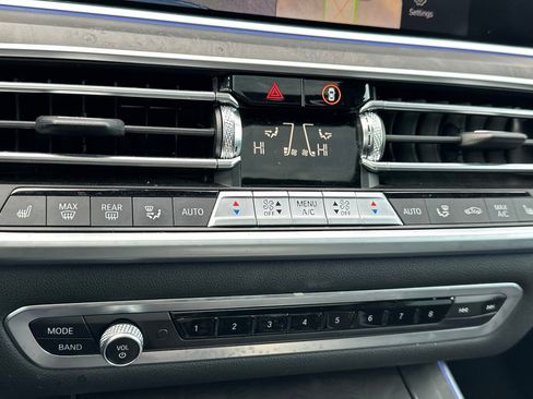 Used 2022 BMW X5 xDrive40i w/ Parking Assistance Package image 28