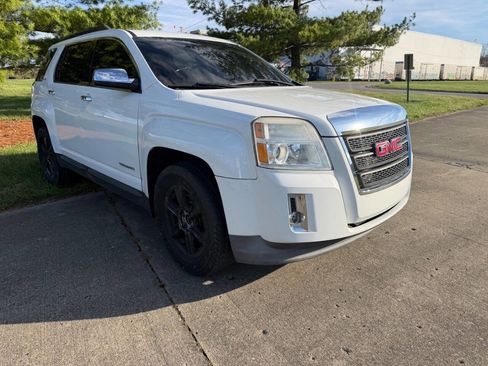 Used 2014 GMC Terrain SLE image 3