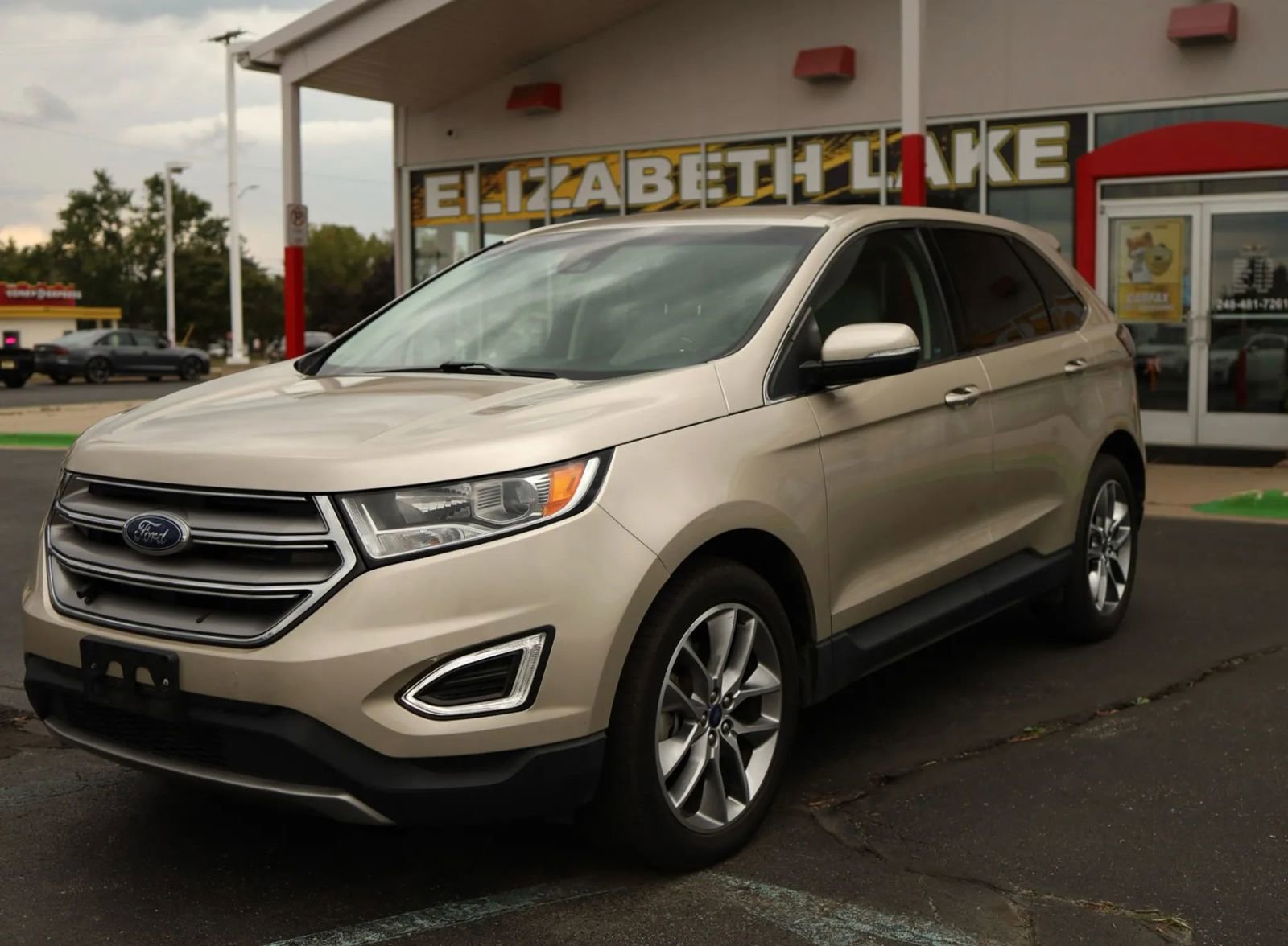 Used 2018 Ford Edge Titanium w/ Ford Safe & Smart Package AWD/4WD image 1