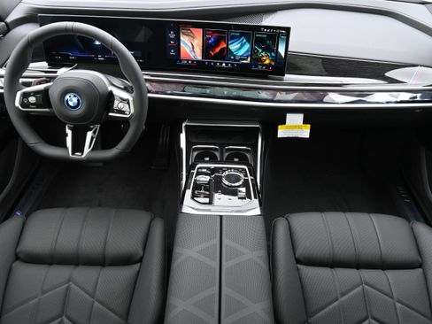 New 2026 BMW i7 xDrive60 AWD/4WD image 13