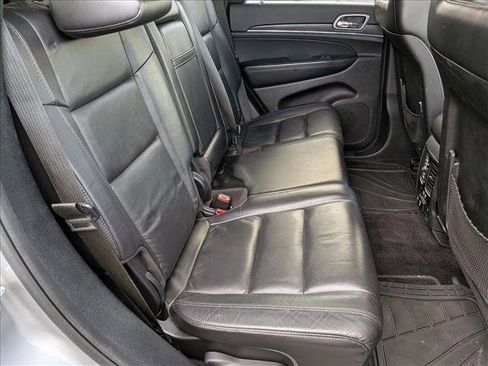 Used 2018 Jeep Grand Cherokee Limited image 19