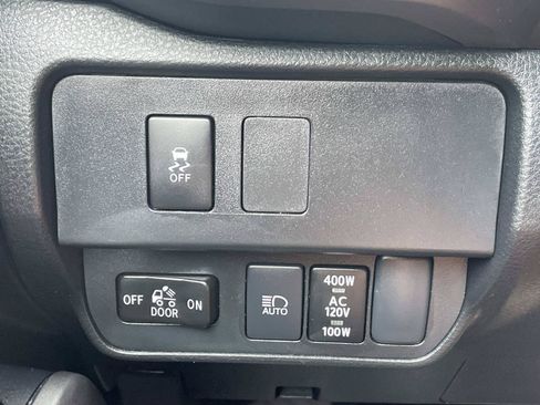 Used 2023 Toyota Tacoma TRD Sport w/ Technology Package AWD/4WD image 32
