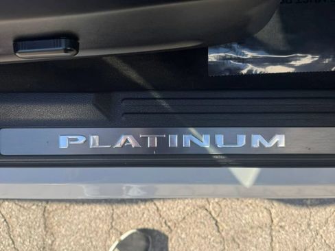 Used 2017 Ford Expedition Platinum RWD image 15