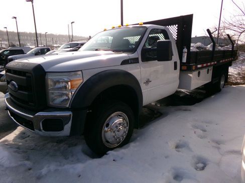 Used 2014 Ford F550 2WD Regular Cab Super Duty image 5