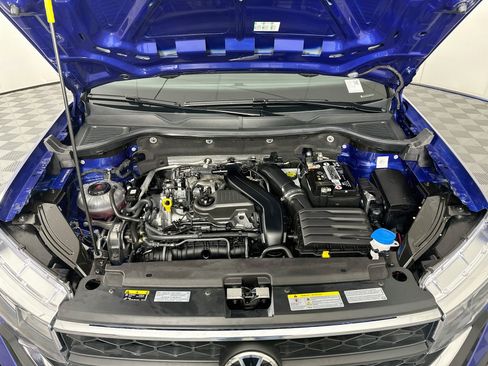 Used 2022 Volkswagen Taos SE AWD/4WD image 32