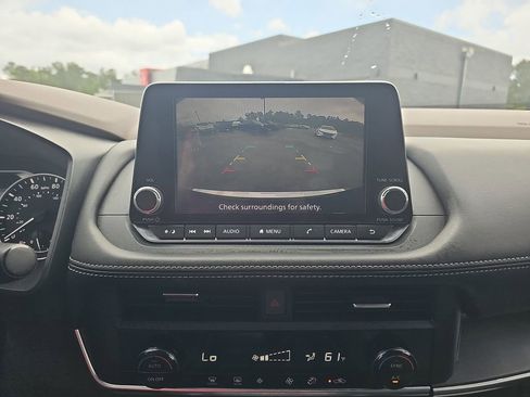 Used 2023 Nissan Rogue SV FWD image 26