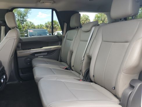 Used 2018 Ford Expedition XLT w/ Equipment Group 202A RWD image 11