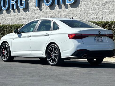 Used 2025 Volkswagen Jetta GLI Autobahn image 6