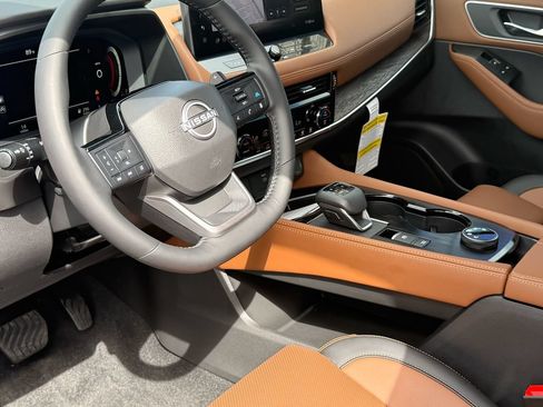 New 2026 Nissan Rogue Platinum w/ Platinum Premium Package AWD/4WD image 19