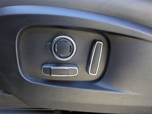 New 2025 Land Rover Defender 130 S image 22