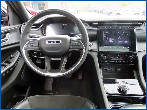 Used 2023 Jeep Grand Cherokee L Laredo AWD/4WD image 12