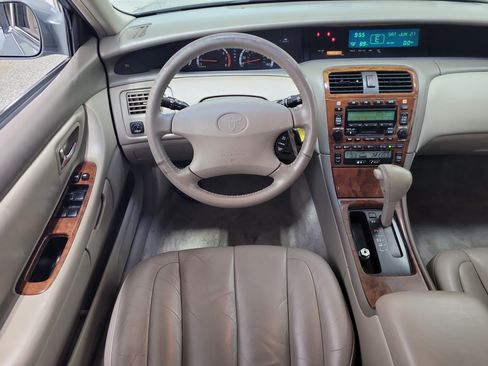 Used 2000 Toyota Avalon XLS FWD image 13