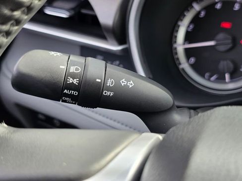 Used 2023 Toyota Highlander XLE image 37