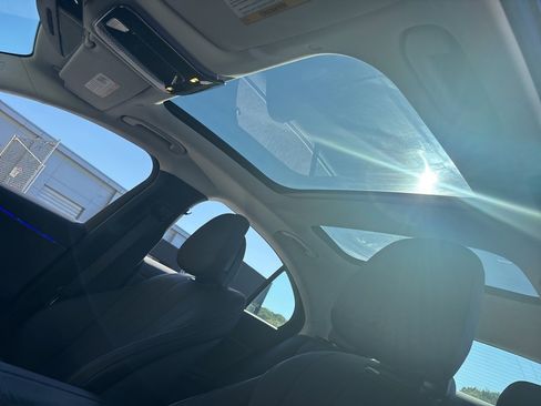 Used 2025 Mercedes-Benz E 350 4MATIC Sedan image 22