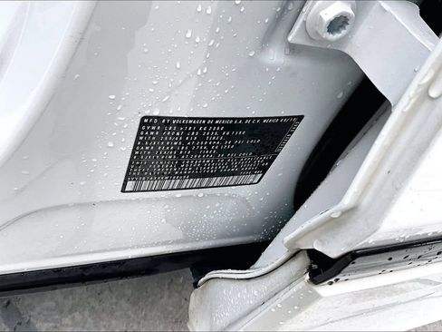 Used 2019 Volkswagen Tiguan SEL R-Line FWD image 16