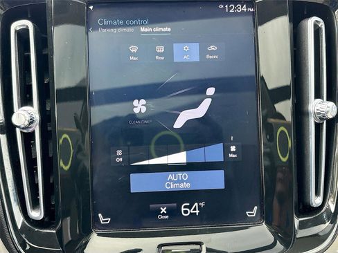 Used 2020 Volvo XC40 T5 Momentum w/ Protection Package Premier image 16